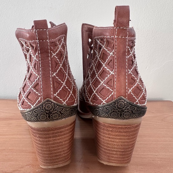 Jeffrey Campbell Women's Brown Woven Ankle Boots - Picture 3 of 6